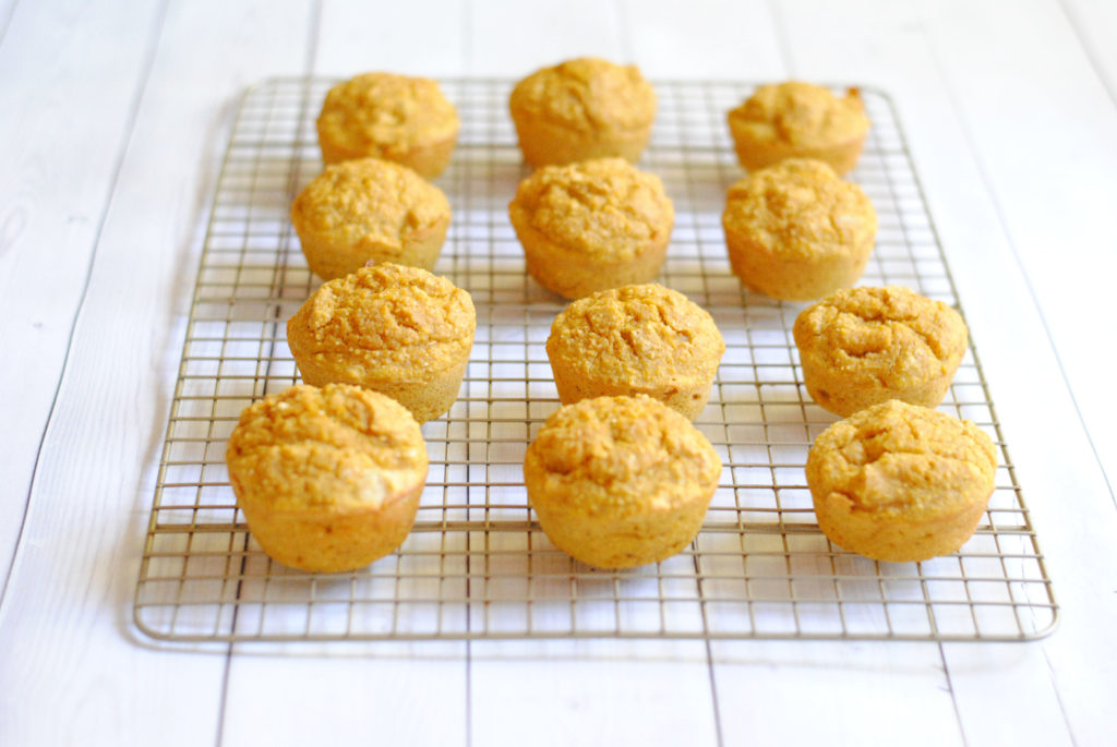 healthy-pumpkin-cornbread-muffins